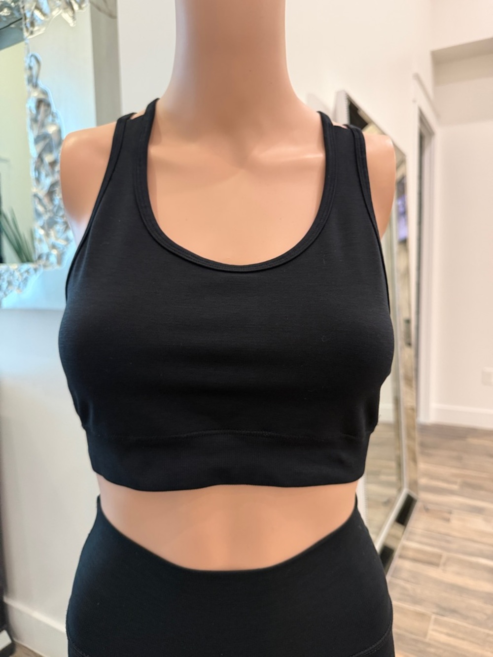 Alphalete Black Scoop Neck Seamless Sports Bra